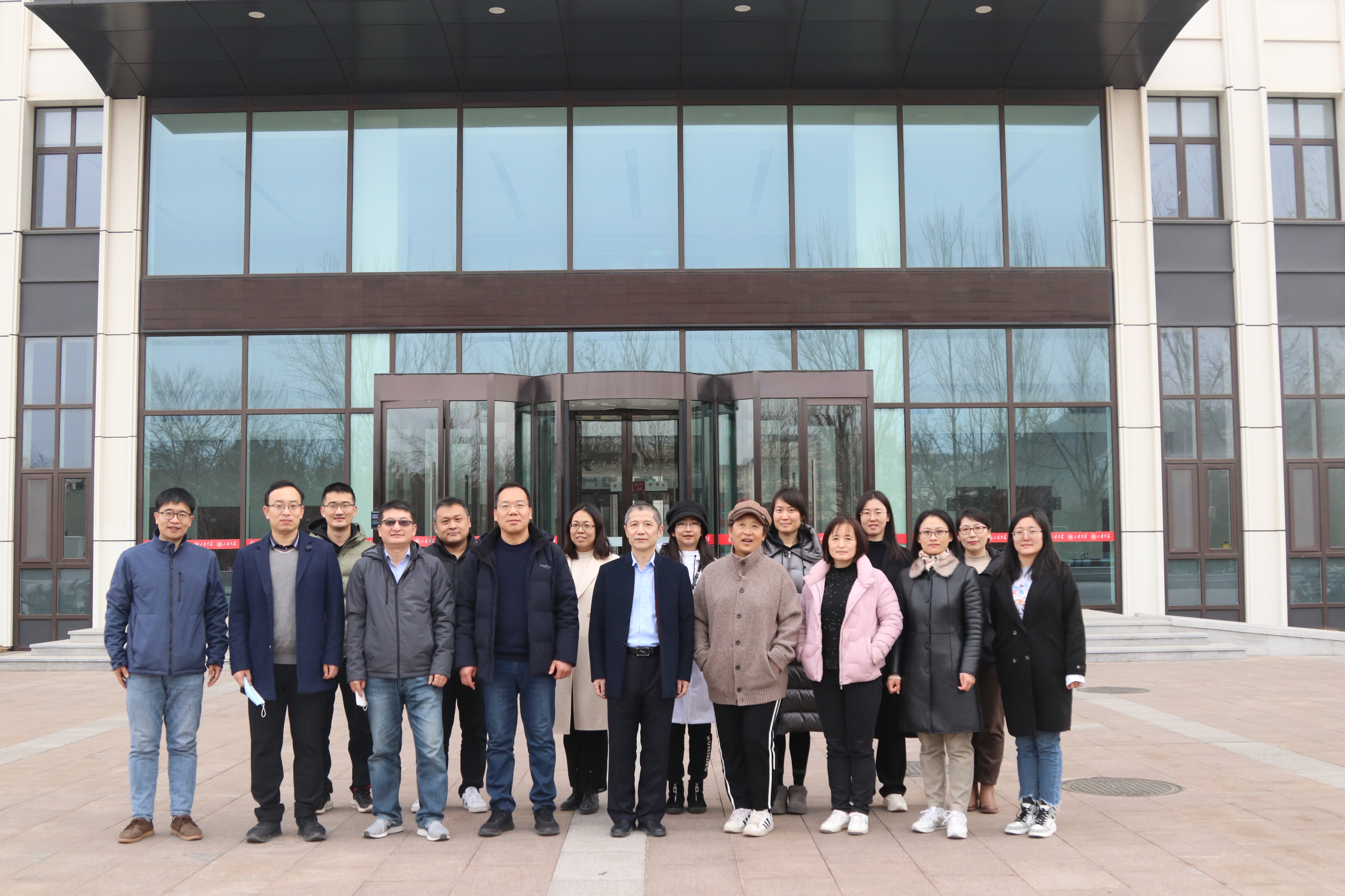  数学与统计学院数学与应用数学系（威海）